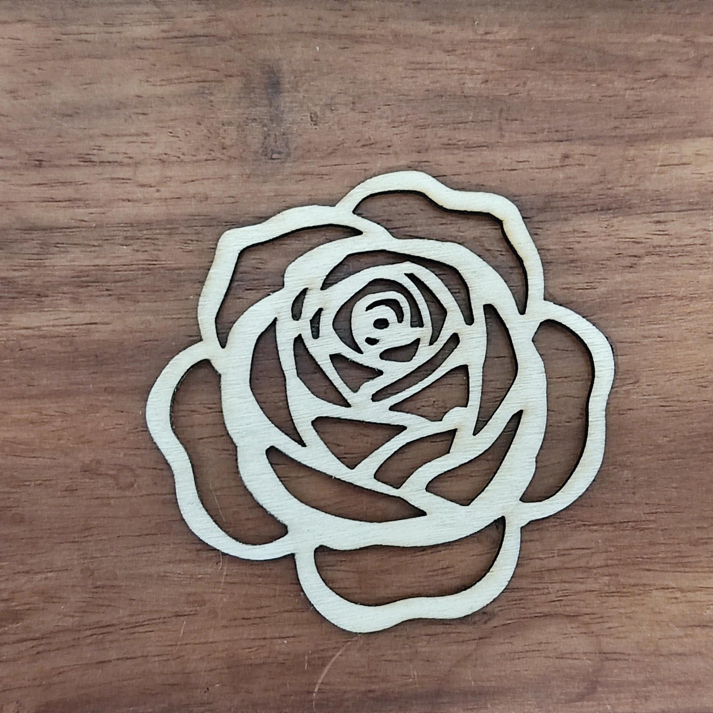 Wooden Rose Shape Unfinished Wooden Flower Laser Cut Wood Shapes Natural Wood Blossom Symbol Blank Leaf Flower Cuts DIY Crafts for Painting