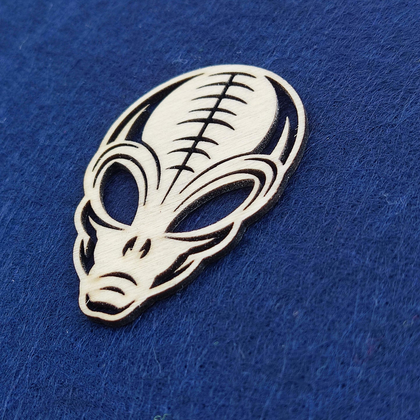 Wooden Humanoid Die Cut Craft Projects, Wooden Alien Decor, Unfinished Wooden Alien Blank Laser Cut Shapes, Alien Head Space Themed